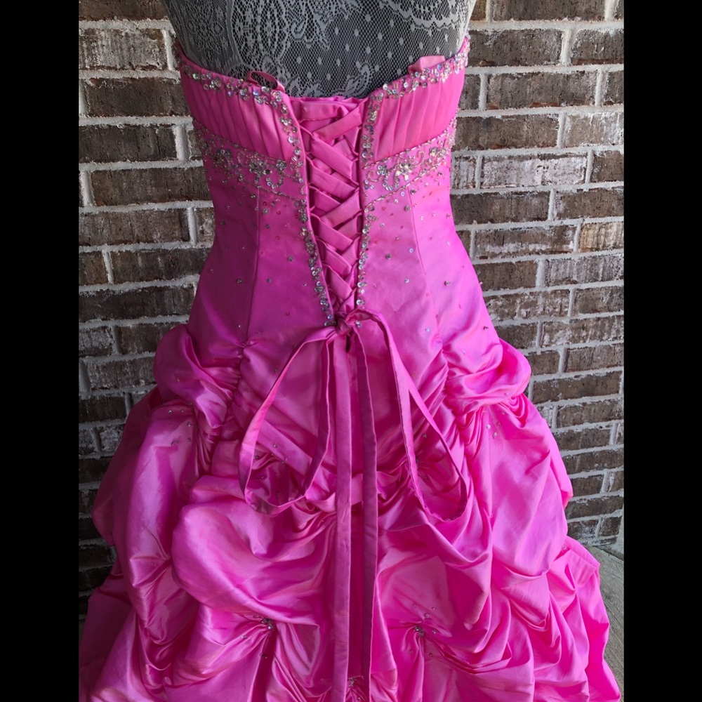 Mori Lee Prom Dress - Picture 4 of 7